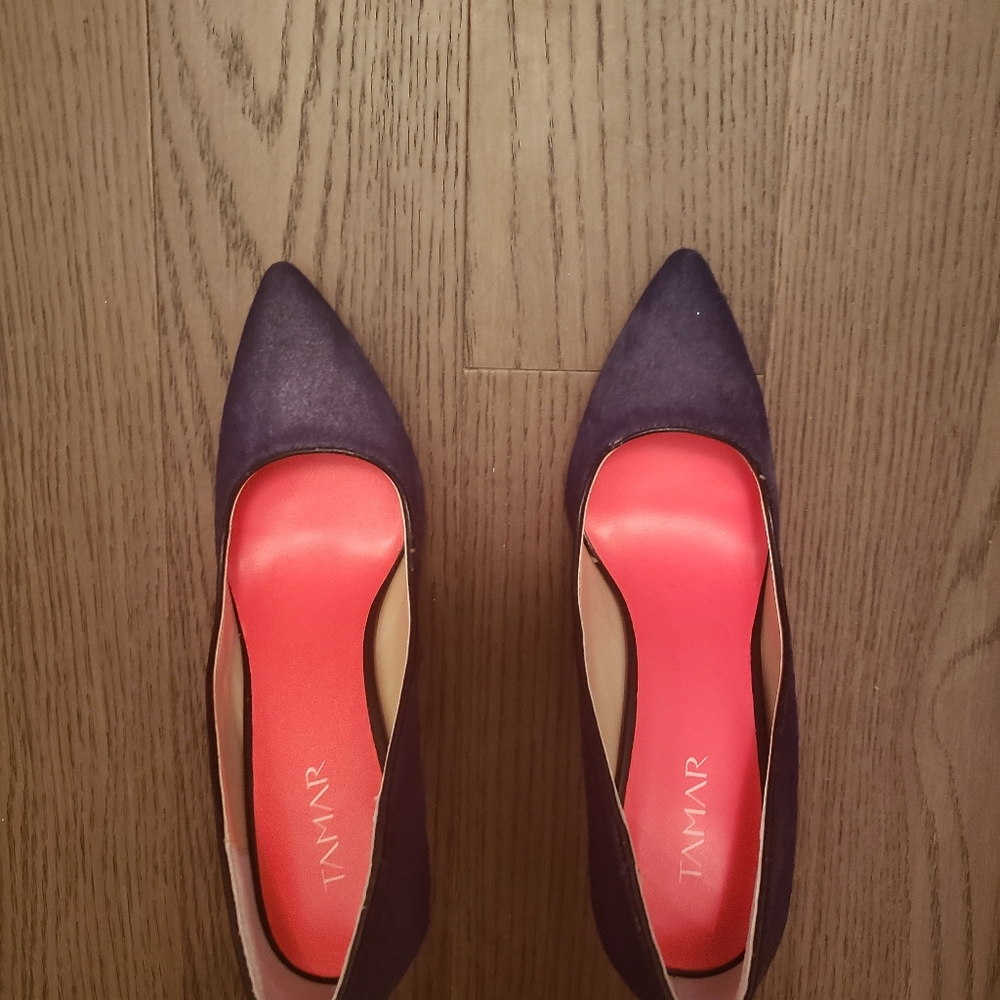 Heels - Picture 2 of 3